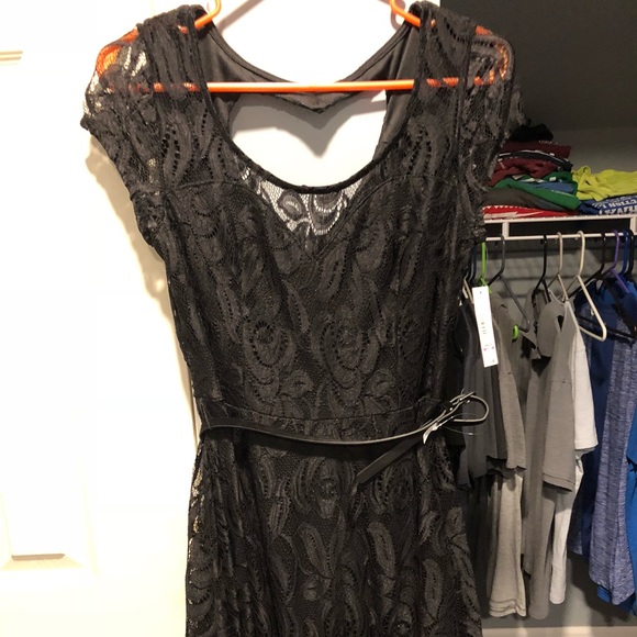 Dress - Picture 2 of 4